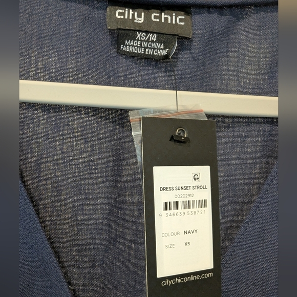 Brand new navy linen front-button dress, size 14 from City Chic - Picture 6 of 6